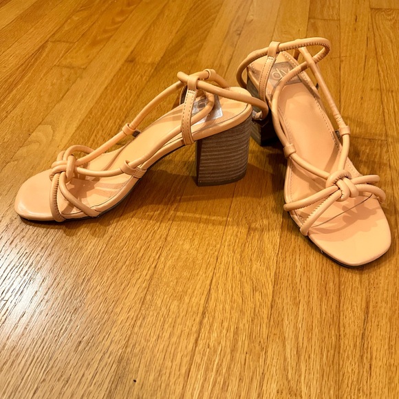 Dolce Vita - Peach Orange Chic Strappy Sandals with Chunky Heel - US 7.5 - Picture 5 of 7